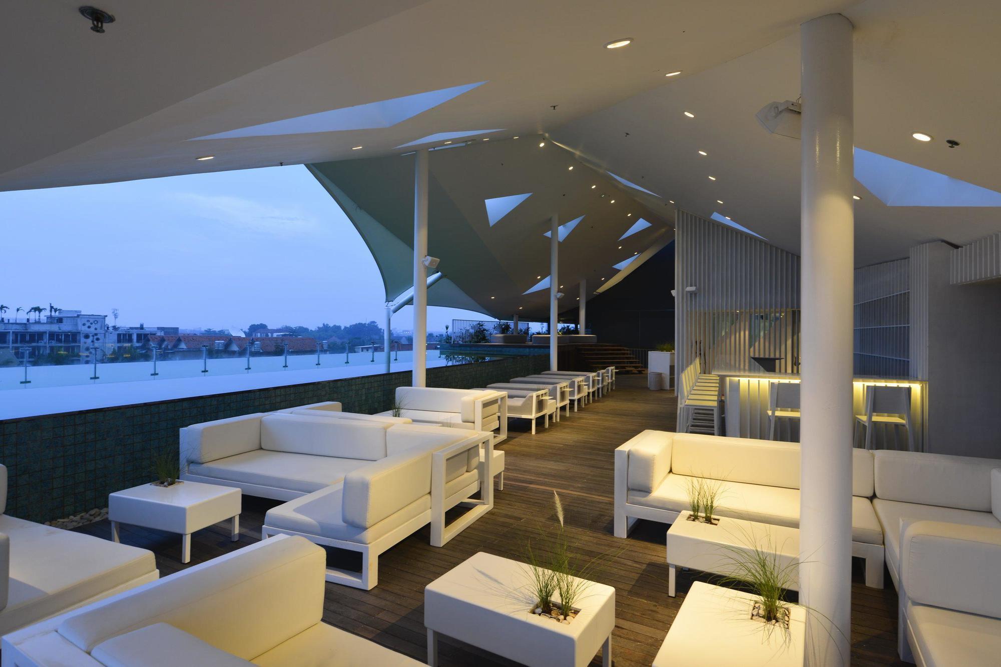 Ize By Lifestyleretreats Hotel Seminyak
